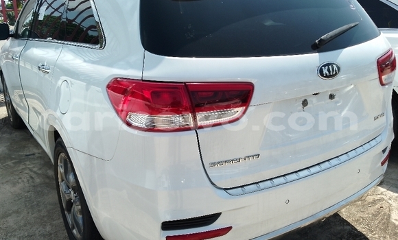 Acheter Occasion Voiture Kia Sorento Blanc à Cotonou, Benin Acheter Occasion Voiture Kia Sorento Blanc à Cotonou, Benin