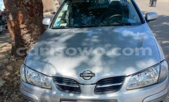 Sayi Na hannu Nissan Almera Azurfa Mota in Porto Novo a Benin