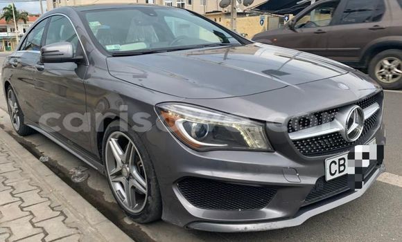 Sayi Na hannu Mercedes-Benz CLA-klasse Azurfa Mota in Cotonou a Benin