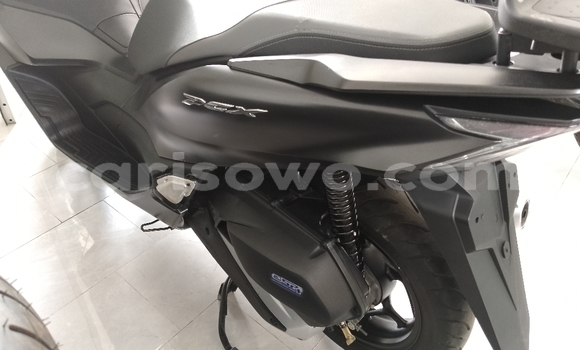 Acheter Neuf Moto Honda PCX Blanc à Cotonou, Benin Acheter Neuf Moto Honda PCX Blanc à Cotonou, Benin