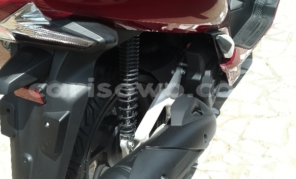 Acheter Neuf Moto Honda PCX Blanc à Cotonou, Benin Acheter Neuf Moto Honda PCX Blanc à Cotonou, Benin