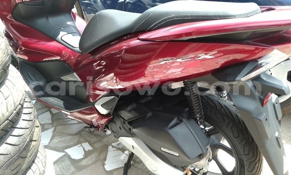 Acheter Neuf Moto Honda PCX Blanc à Cotonou, Benin Acheter Neuf Moto Honda PCX Blanc à Cotonou, Benin