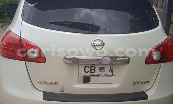 Sayi Na hannu Nissan Rogue White Mota in Abomey Calavi a Benin Sayi Na hannu Nissan Rogue White Mota in Abomey Calavi a Benin
