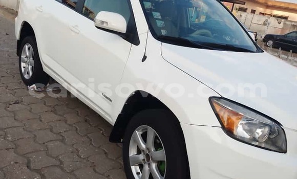 Acheter Occasion Voiture Toyota RAV4 Blanc à Cotonou, Benin Acheter Occasion Voiture Toyota RAV4 Blanc à Cotonou, Benin