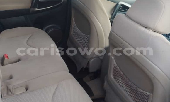 Acheter Occasion Voiture Toyota RAV4 Blanc à Cotonou, Benin Acheter Occasion Voiture Toyota RAV4 Blanc à Cotonou, Benin