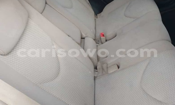 Acheter Occasion Voiture Toyota RAV4 Blanc à Cotonou, Benin Acheter Occasion Voiture Toyota RAV4 Blanc à Cotonou, Benin