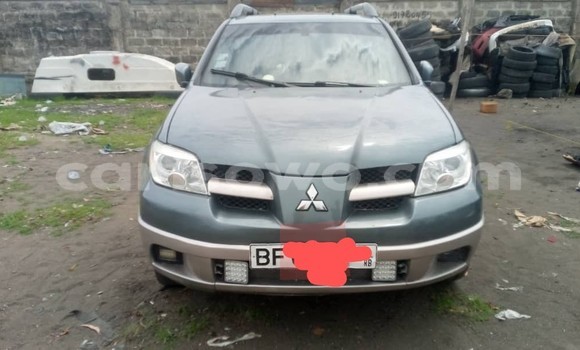 Buy Used Mitsubishi Outlander Green Car in Cotonou in Benign