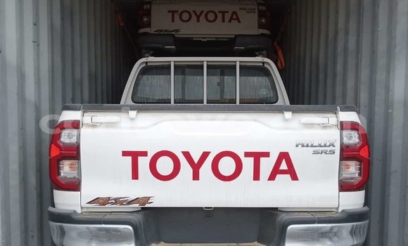 Acheter Neuf Voiture Toyota Hilux Blanc à Cotonou, Benin Acheter Neuf Voiture Toyota Hilux Blanc à Cotonou, Benin