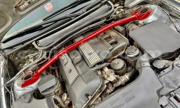 Sayi Na hannu BMW 3–Series Azurfa Mota in Cotonou a Benin Sayi Na hannu BMW 3–Series Azurfa Mota in Cotonou a Benin