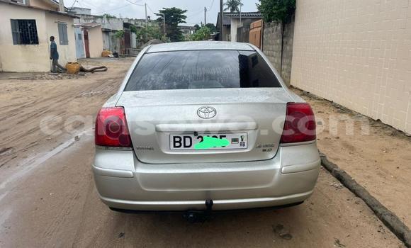 Sayi Na hannu Toyota Avensis Azurfa Mota in Cotonou a Benin