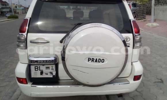 Ra Àlòkù Toyota Prado funfun Ọkọ̀ in Cotonou ni Benin