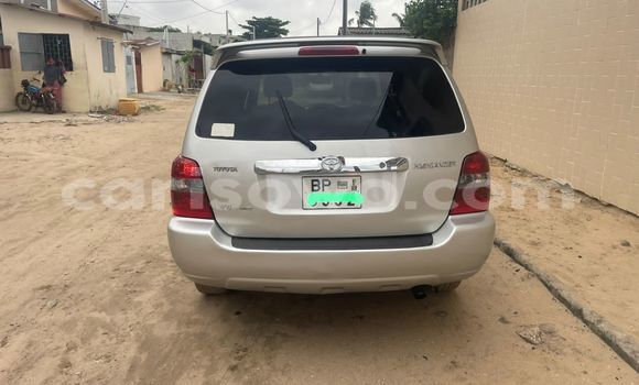 Sayi Na hannu Toyota Highlander Azurfa Mota in Cotonou a Benin