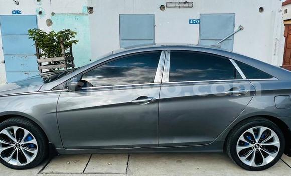 Sayi Na hannu Hyundai Sonata Azurfa Mota in Cotonou a Benin Sayi Na hannu Hyundai Sonata Azurfa Mota in Cotonou a Benin