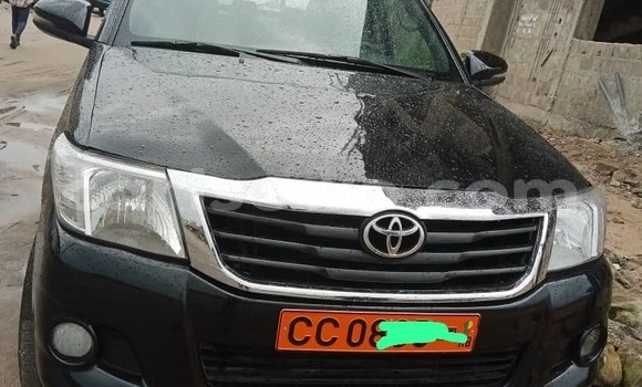 Buy Used Toyota Hilux Black Car in Cotonou in Benign