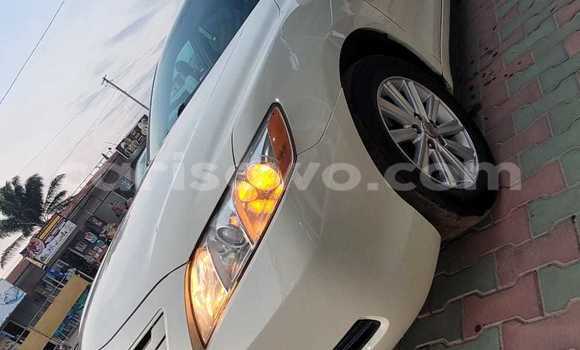 Sayi Na hannu Toyota Camry White Mota in Cotonou a Benin Sayi Na hannu Toyota Camry White Mota in Cotonou a Benin