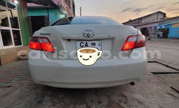 Sayi Na hannu Toyota Camry White Mota in Cotonou a Benin Sayi Na hannu Toyota Camry White Mota in Cotonou a Benin