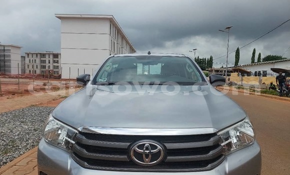 Acheter Occasion Voiture Toyota Hilux Blanc à Cotonou, Benin