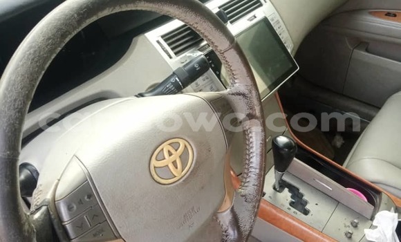 Ra Àlòkù Toyota Avalon funfun Ọkọ̀ in Cotonou ni Benin Ra Àlòkù Toyota Avalon funfun Ọkọ̀ in Cotonou ni Benin