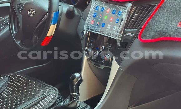 Sayi Na hannu Hyundai Sonata White Mota in Cotonou a Benin Sayi Na hannu Hyundai Sonata White Mota in Cotonou a Benin