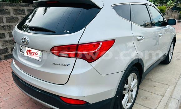 Sayi Na hannu Hyundai Santa Fe White Mota in Cotonou a Benin Sayi Na hannu Hyundai Santa Fe White Mota in Cotonou a Benin