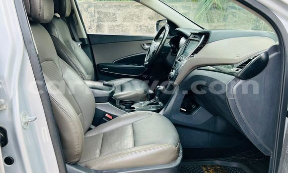 Sayi Na hannu Hyundai Santa Fe White Mota in Cotonou a Benin Sayi Na hannu Hyundai Santa Fe White Mota in Cotonou a Benin