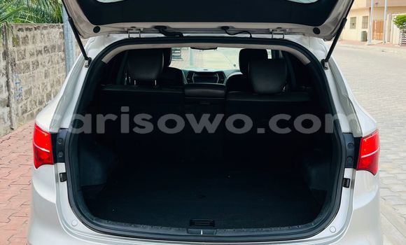Sayi Na hannu Hyundai Santa Fe White Mota in Cotonou a Benin Sayi Na hannu Hyundai Santa Fe White Mota in Cotonou a Benin