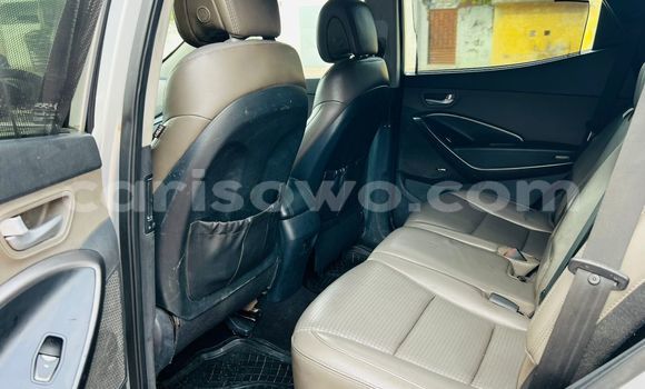 Sayi Na hannu Hyundai Santa Fe White Mota in Cotonou a Benin Sayi Na hannu Hyundai Santa Fe White Mota in Cotonou a Benin