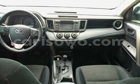 Sayi Na hannu Toyota RAV4 Azurfa Mota in Cotonou a Benin Sayi Na hannu Toyota RAV4 Azurfa Mota in Cotonou a Benin