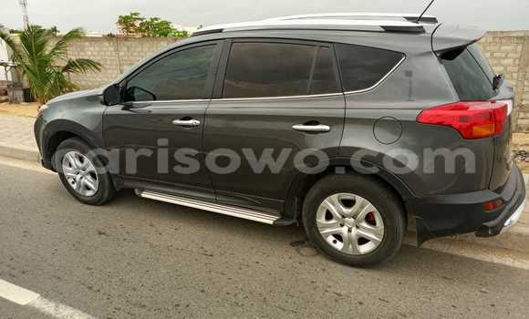 Sayi Na hannu Toyota RAV4 Azurfa Mota in Cotonou a Benin Sayi Na hannu Toyota RAV4 Azurfa Mota in Cotonou a Benin