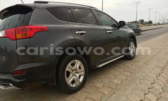 Sayi Na hannu Toyota RAV4 Azurfa Mota in Cotonou a Benin Sayi Na hannu Toyota RAV4 Azurfa Mota in Cotonou a Benin