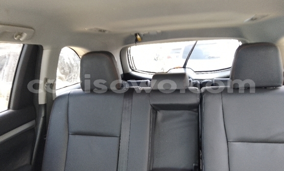 Ra Imported Toyota Highlander funfun Ọkọ̀ in Cotonou ni Benin Ra Imported Toyota Highlander funfun Ọkọ̀ in Cotonou ni Benin