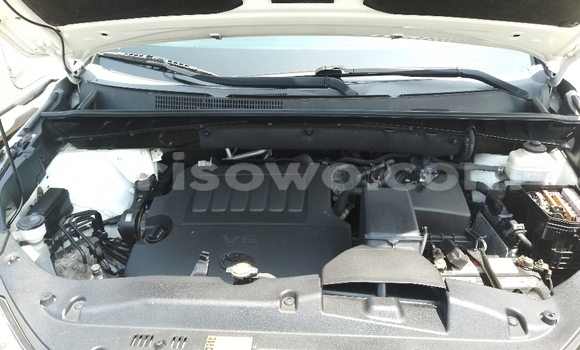 Ra Imported Toyota Highlander funfun Ọkọ̀ in Cotonou ni Benin Ra Imported Toyota Highlander funfun Ọkọ̀ in Cotonou ni Benin