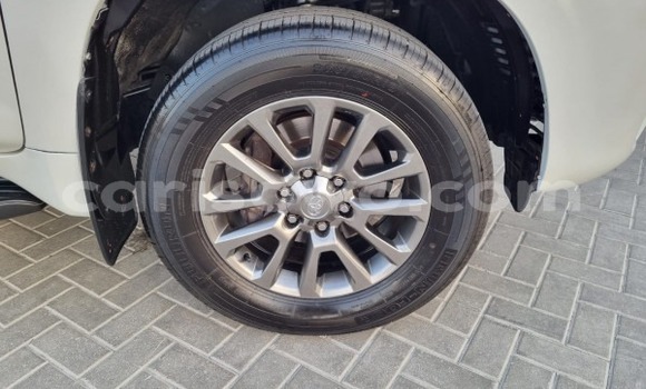 Acheter Occasion Voiture Toyota Prado Blanc à Abomey, Benin Acheter Occasion Voiture Toyota Prado Blanc à Abomey, Benin