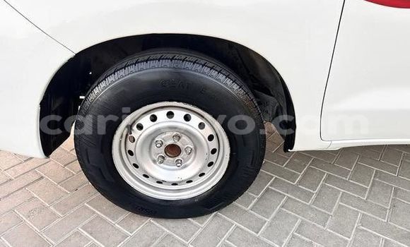 Acheter Occasion Voiture Toyota Hilux Blanc à Abomey, Benin Acheter Occasion Voiture Toyota Hilux Blanc à Abomey, Benin