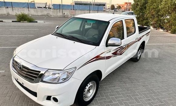 Acheter Occasion Voiture Toyota Hilux Blanc à Abomey, Benin Acheter Occasion Voiture Toyota Hilux Blanc à Abomey, Benin