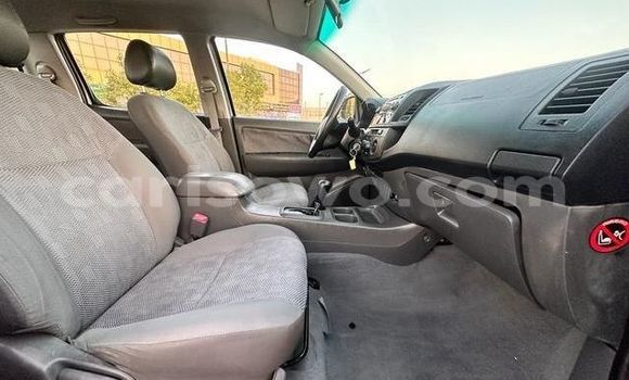 Acheter Occasion Voiture Toyota Hilux Blanc à Abomey, Benin Acheter Occasion Voiture Toyota Hilux Blanc à Abomey, Benin