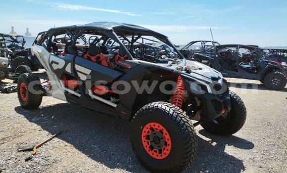 Sayi Na hannu Can-am/ Brp Maverick Black Motsi in Cotonou a Benin