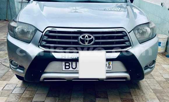 Sayi Na hannu Toyota Highlander Azurfa Mota in Cotonou a Benin