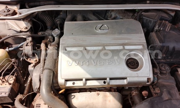 Acheter Occasion Voiture Lexus ES 300 Gris à Cotonou, Benin Acheter Occasion Voiture Lexus ES 300 Gris à Cotonou, Benin