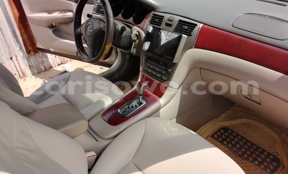 Acheter Occasion Voiture Lexus ES 300 Gris à Cotonou, Benin Acheter Occasion Voiture Lexus ES 300 Gris à Cotonou, Benin
