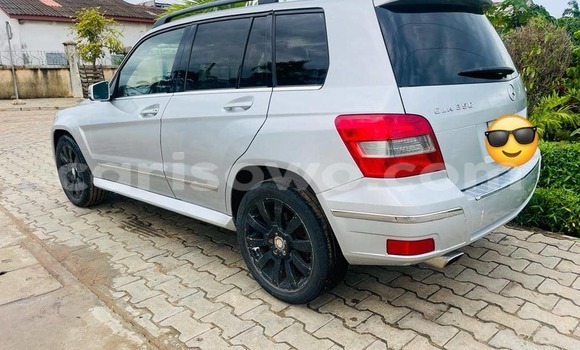 Sayi Na hannu Mercedes-Benz GLK–Class Azurfa Mota in Cotonou a Benin Sayi Na hannu Mercedes-Benz GLK–Class Azurfa Mota in Cotonou a Benin