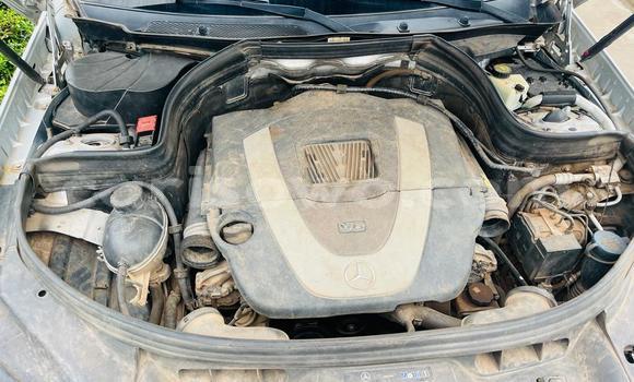 Sayi Na hannu Mercedes-Benz GLK–Class Azurfa Mota in Cotonou a Benin Sayi Na hannu Mercedes-Benz GLK–Class Azurfa Mota in Cotonou a Benin