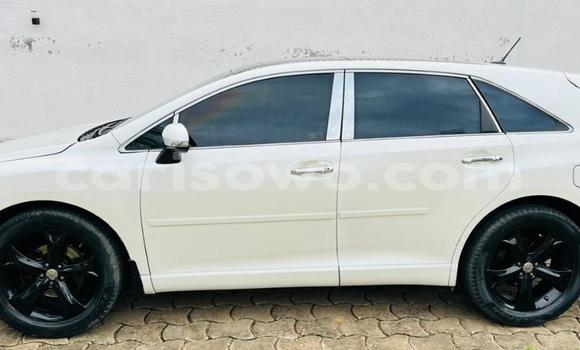 Ra Àlòkù Toyota Venza funfun Ọkọ̀ in Cotonou ni Benin Ra Àlòkù Toyota Venza funfun Ọkọ̀ in Cotonou ni Benin