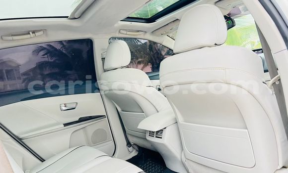 Ra Àlòkù Toyota Venza funfun Ọkọ̀ in Cotonou ni Benin Ra Àlòkù Toyota Venza funfun Ọkọ̀ in Cotonou ni Benin