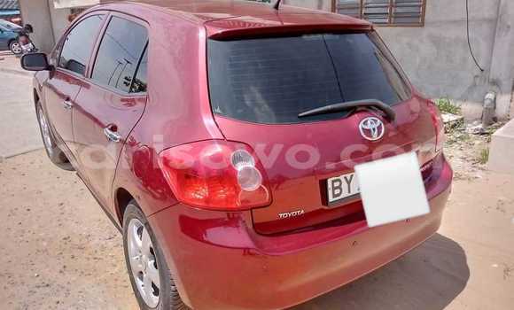 Sayi Na hannu Toyota Auris Red Mota in Cotonou a Benin