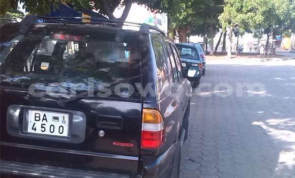 Buy Used Isuzu D–MAX Blue Car in Cotonou in Benign Buy Used Isuzu D–MAX Blue Car in Cotonou in Benign