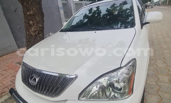 Sayi Na hannu Lexus RX 330 White Mota in Cotonou a Benin Sayi Na hannu Lexus RX 330 White Mota in Cotonou a Benin