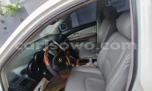 Sayi Na hannu Lexus RX 330 White Mota in Cotonou a Benin Sayi Na hannu Lexus RX 330 White Mota in Cotonou a Benin