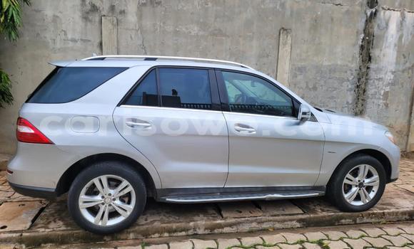 Ra Àlòkù Mercedes-Benz ML–Class Silver Ọkọ̀ in Cotonou ni Benin Ra Àlòkù Mercedes-Benz ML–Class Silver Ọkọ̀ in Cotonou ni Benin