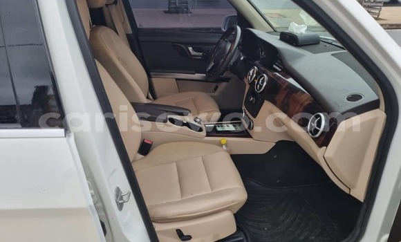 Ra Àlòkù Mercedes-Benz GLK–Class Silver Ọkọ̀ in Cotonou ni Benin Ra Àlòkù Mercedes-Benz GLK–Class Silver Ọkọ̀ in Cotonou ni Benin